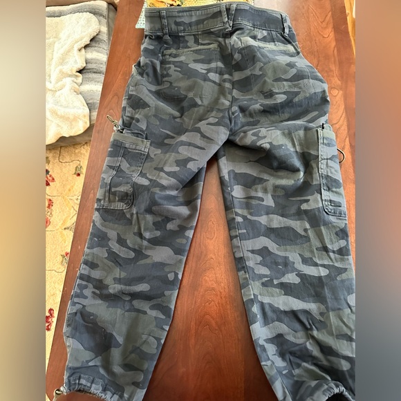 Absolutions camouflage pants - Picture 2 of 9